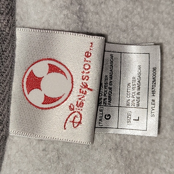 Y2k. Disney Store. Mickey Mouse. Pullover crewneck. Embroidered. Size Large. - Picture 8 of 15